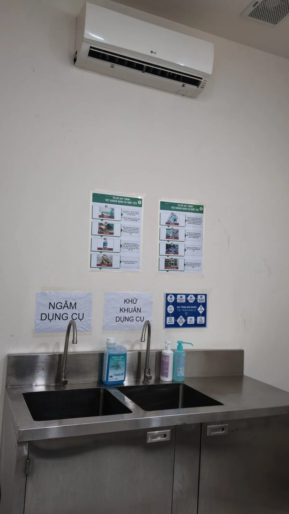Instrument cleaning area